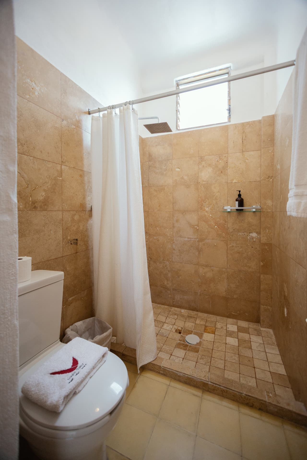 Shower in the private bathroom of the Deluxe Ocean View