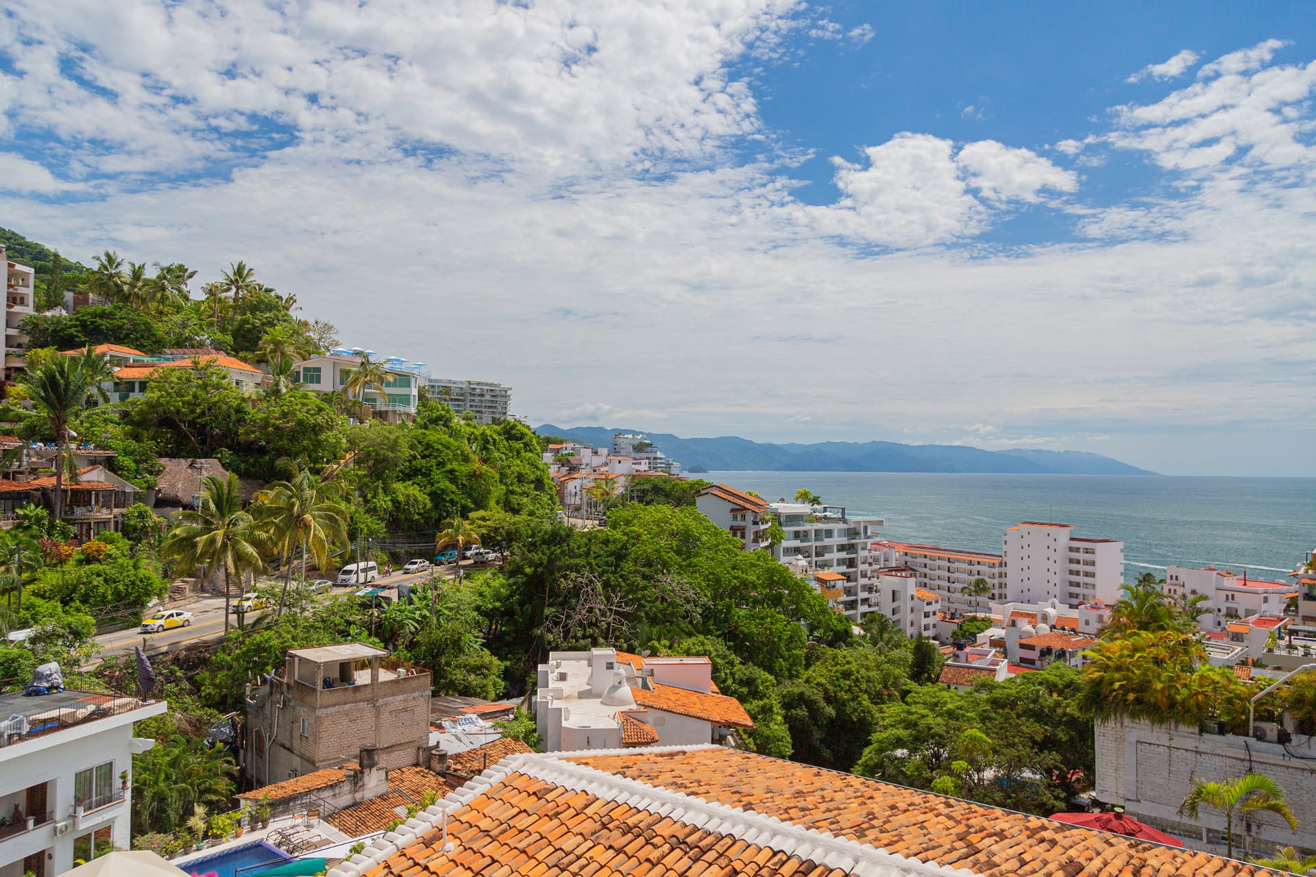 Vista de la bahía y la ciudad desde Amaca